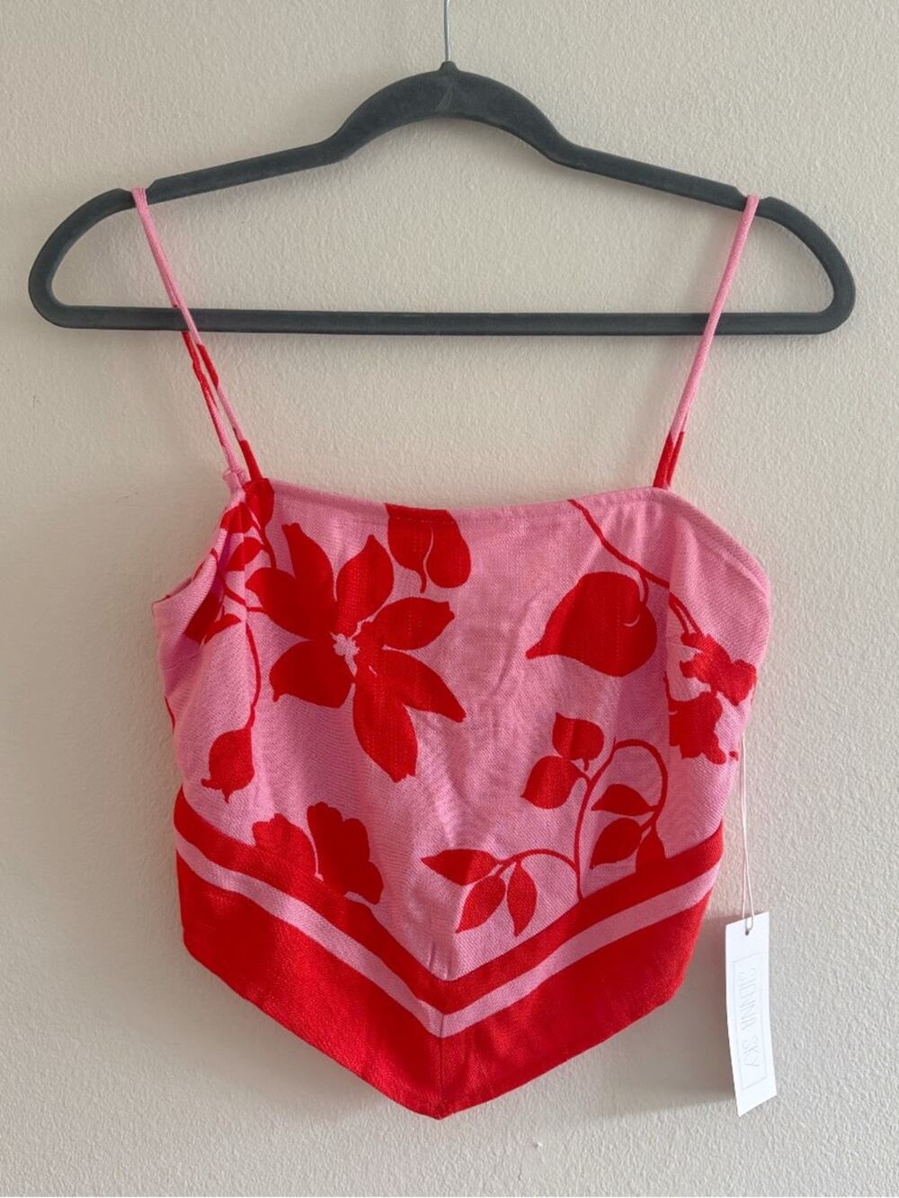 NWT Sienna Sky Pink Red Floral Handkerchief Hem Tank Blouse Small